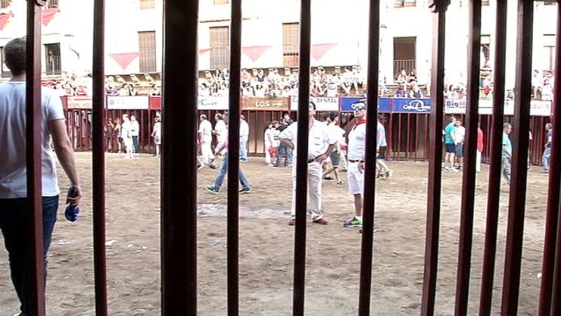 Un hombre de 43 años fallece tras recibir dos cornadas durante un festejo taurino en Coria