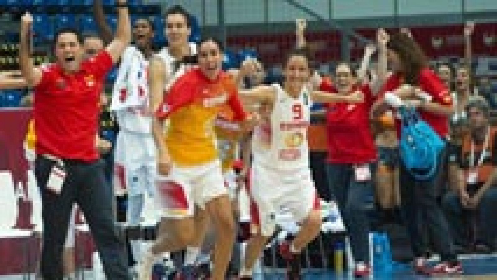 España se ha clasificado a semifinales del Eurobasket 2015 en un sufrido partido contra Montenegro, a la que superó con un ajustado 75-74. Alba Torrens, con 28 puntos, lideró a la selección de Lucas Mondelo.