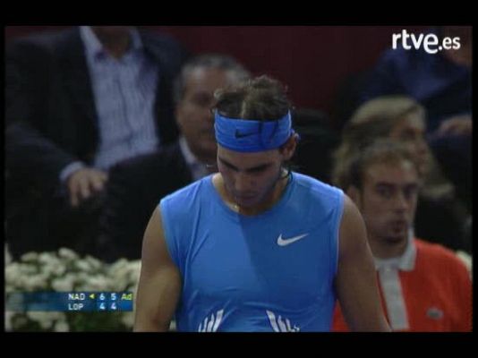 Nadal vence pese a su hombro