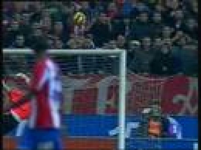 Hugo Sánchez, Kiko, Caminero o incluso el propio Schuster han jugado en el derbi Atlético - real Madrid. Revive la historia de estos partidos en el Calderón.