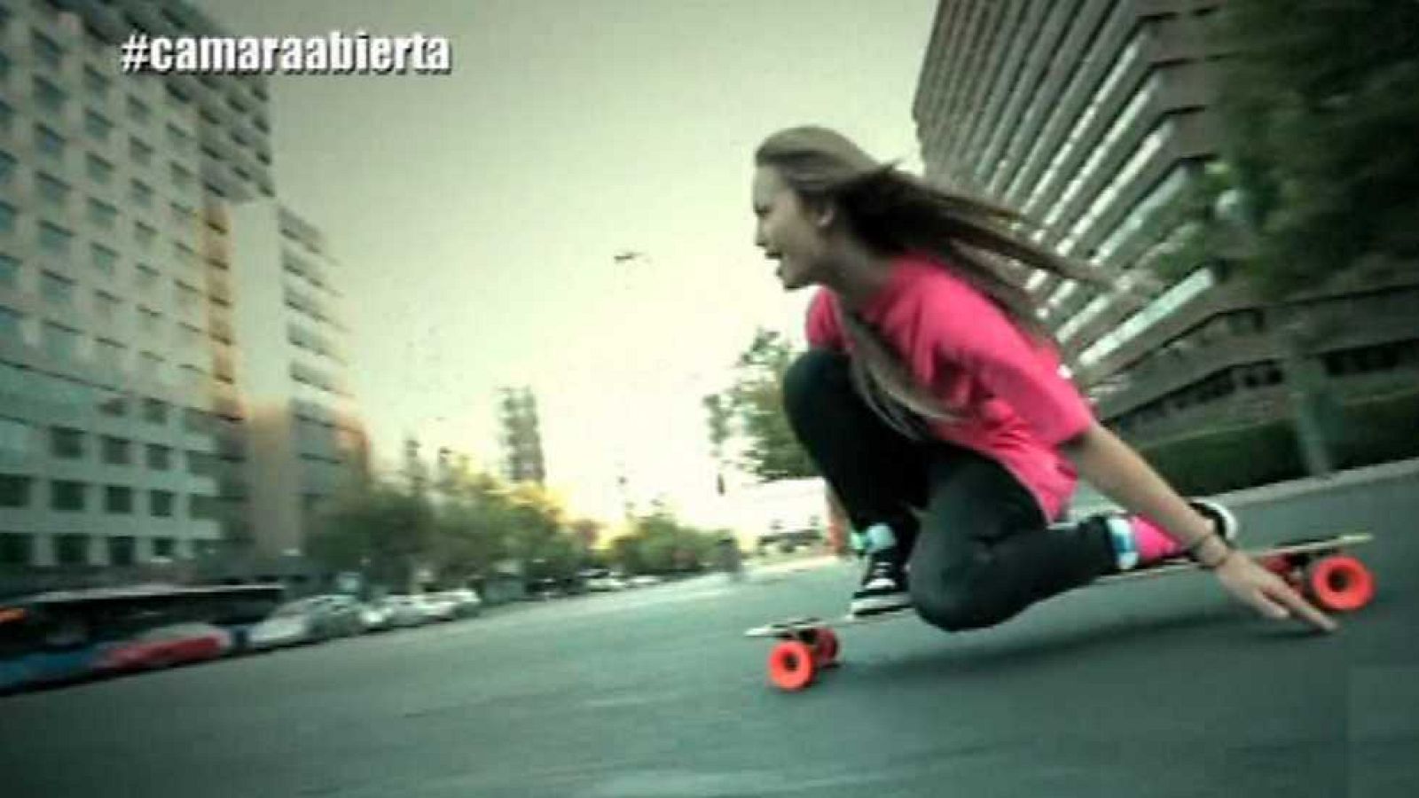 Cámara abierta 2.0 - Longboard Girl Crew,  Tía Alia Recetas y Roberto Álvarez en 1minutoCOM - 27/06/15 - ver ahora