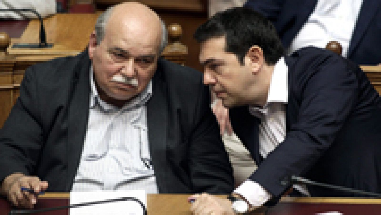 Telediario 1: El parlamento griego vota la convocatoria del referéndum | RTVE Play