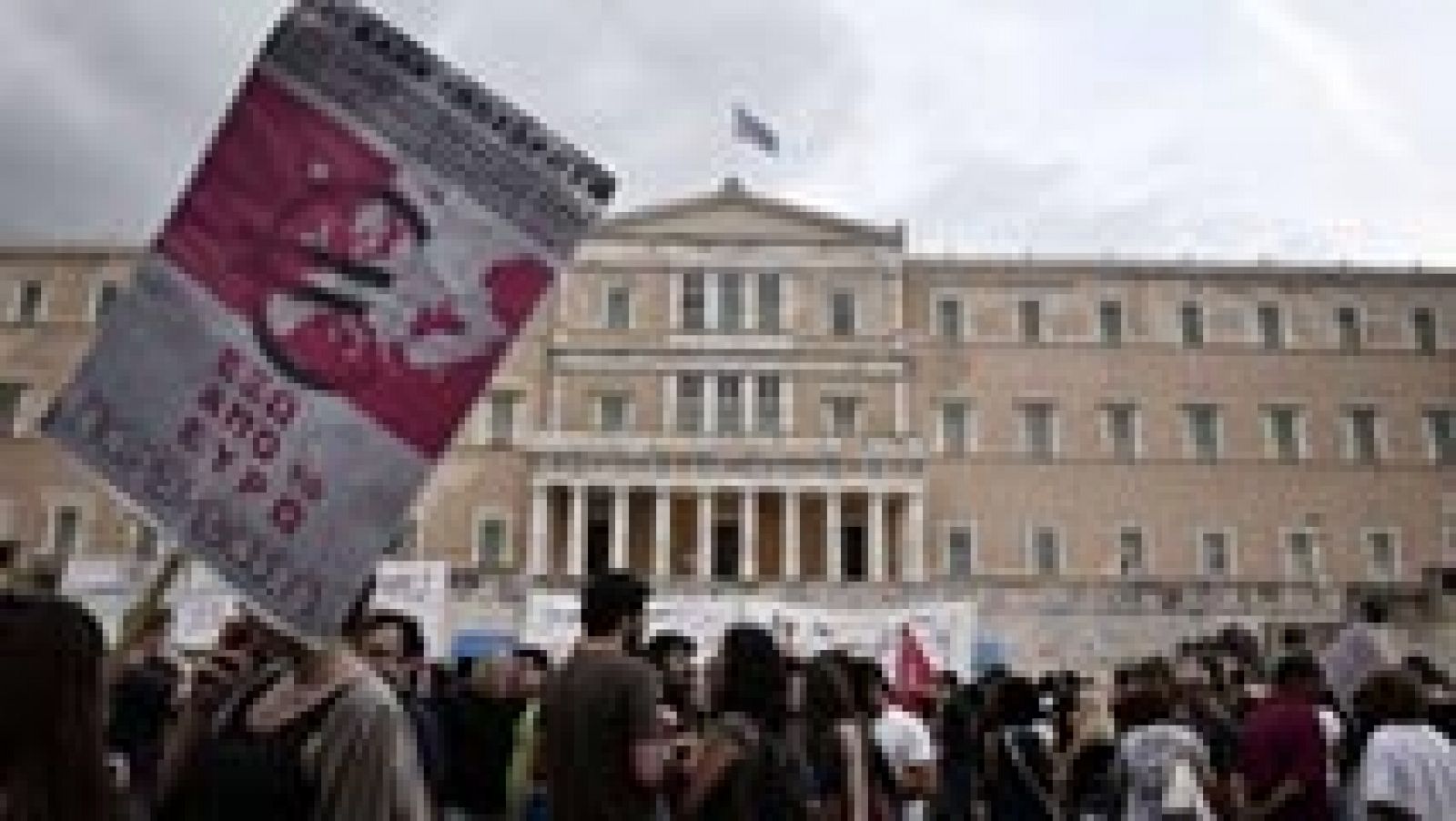 Telediario 1: El BCE mantiene el préstamo de emergencia a la banca griega | RTVE Play