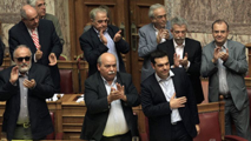 El Parlamento griego da luz verde al referéndum sobre el rescate