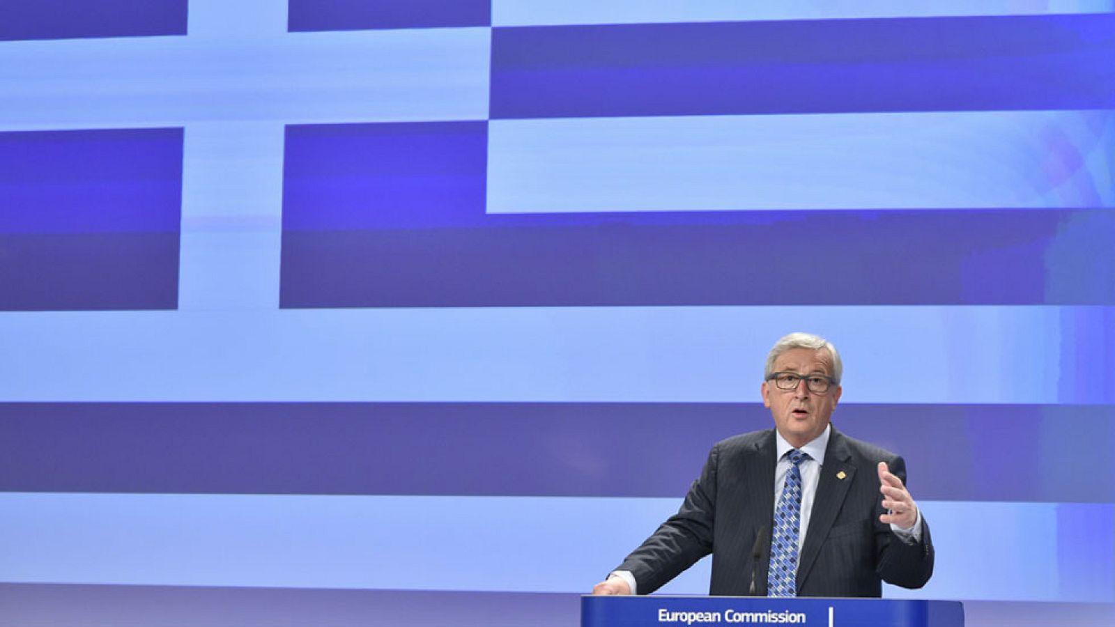 Juncker: "No hay recortes de salarios ni de pensiones en este paquete de medidas"
