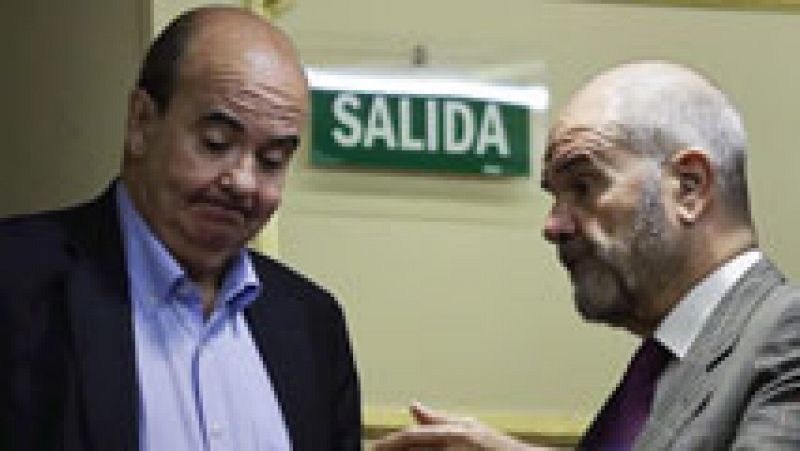 Chaves y Zarrías formalizan su renuncia como diputados socialistas 