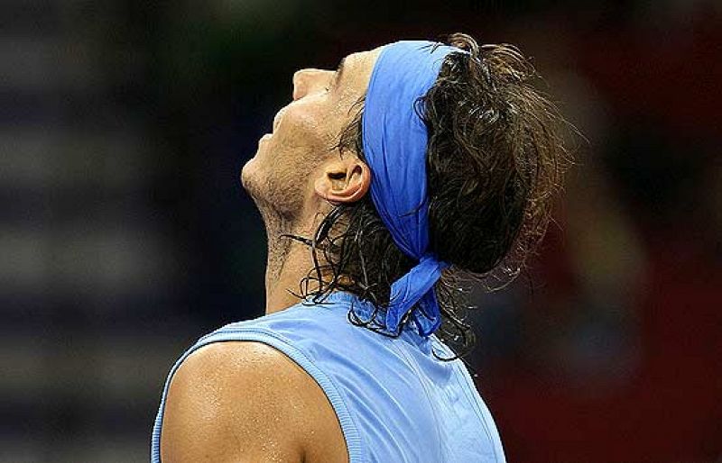 A pesar de la derrota ante el francés Gilles Simon en la semifinal del masters Series de Madrid, Rafael Nadal se asegura el número uno.