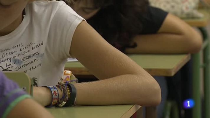 Telediario 1 - Detienen a un menor por forzar a una niña con retraso mental