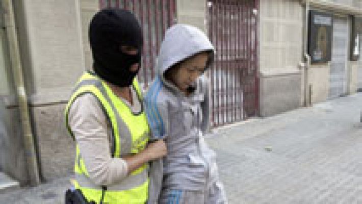 Informativo 24h - Varios detenidos en Barcelona en una operación contra una red de trata de personas