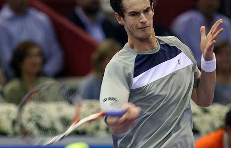 El escocés Andy Murray se ha impuesto por 6-4 y 7-6 al francés Gilles Simon en el Master Series de Madrid, proclamándose nuevo campeón del torneo.