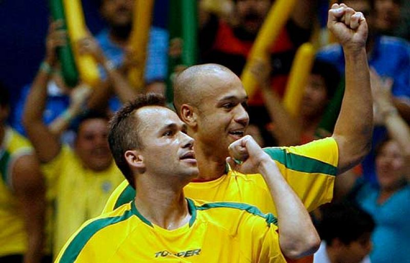 Brasil se ha llevado su cuarto trofeo Mundial al imponerse en la tanda de penaltis a España por 4-3. Torras y Marcelo han fallado los penaltis de España.