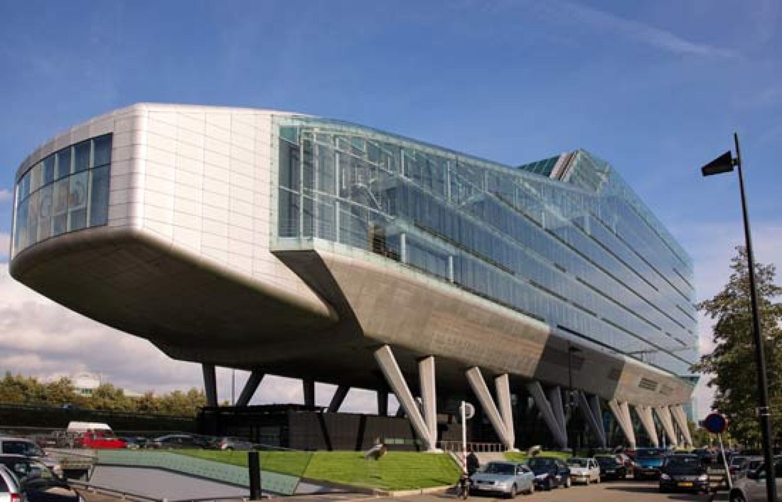 Holanda inyecta 10.000 millones en ING