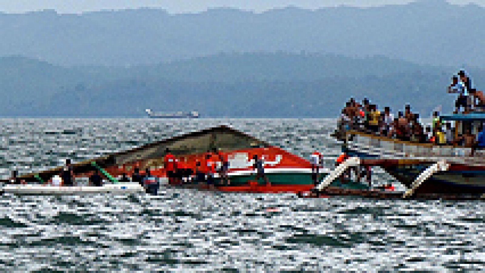 Telediario 1: Al menos 36 muertos y una veintena de desaparecidos en un naufragio en Filipinas | RTVE Play