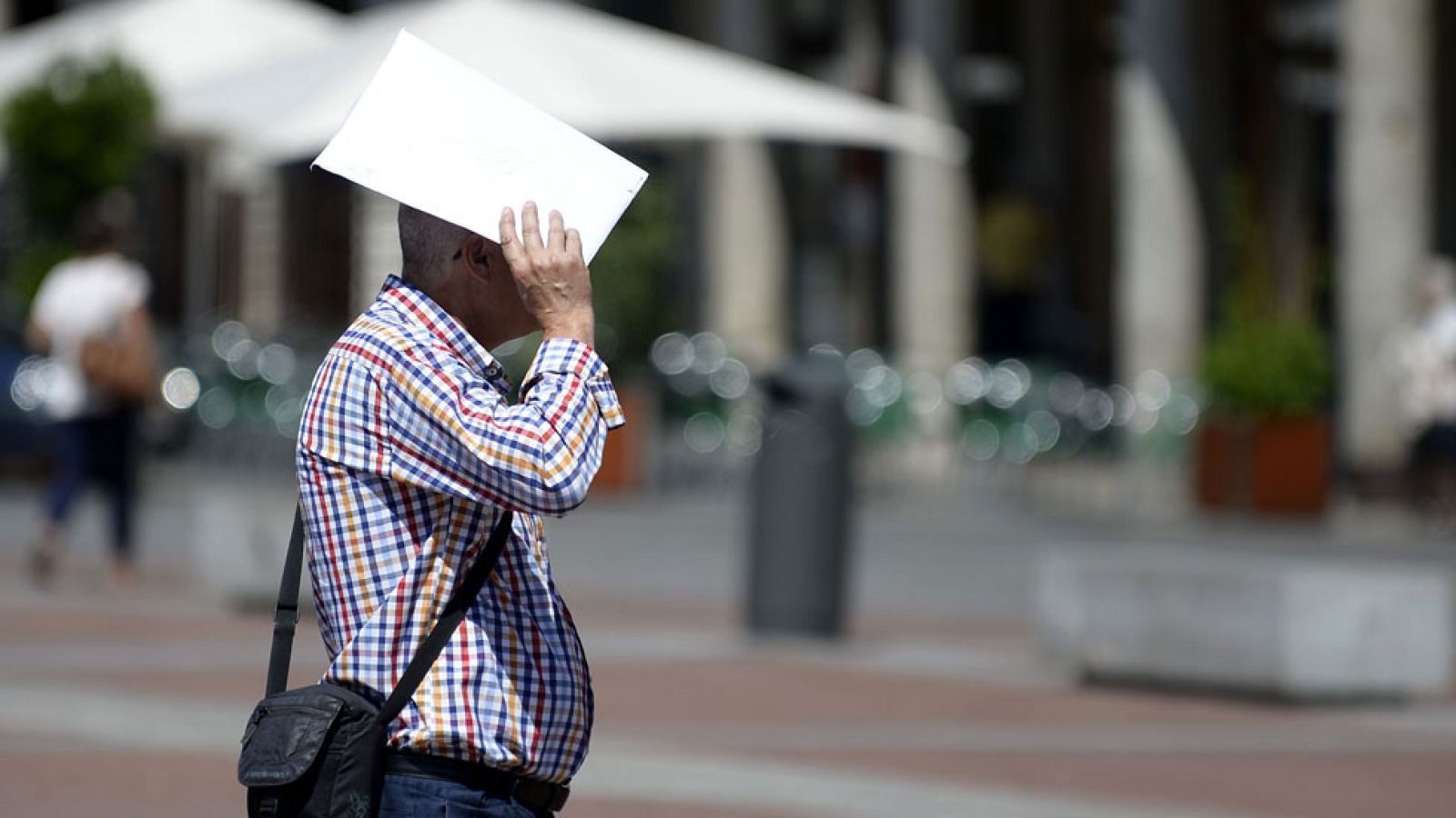 Una nueva ola de calor llega a la Península este viernes