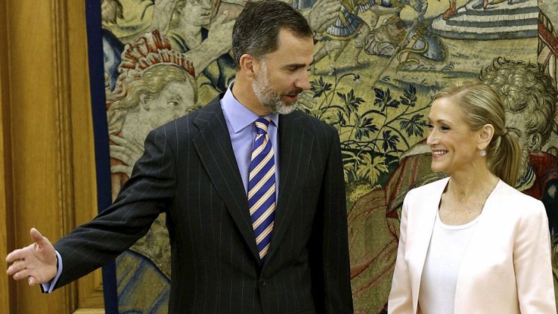 El Rey recibe a Cifuentes y Carmena, que le han explicado sus proyectos políticos 