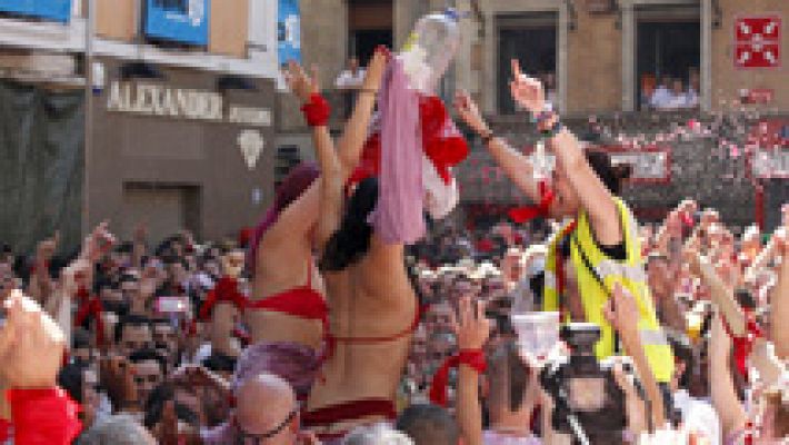 Telediario 1 - Manos en alto para decir 'no' a las agresiones sexistas en San Fermín
