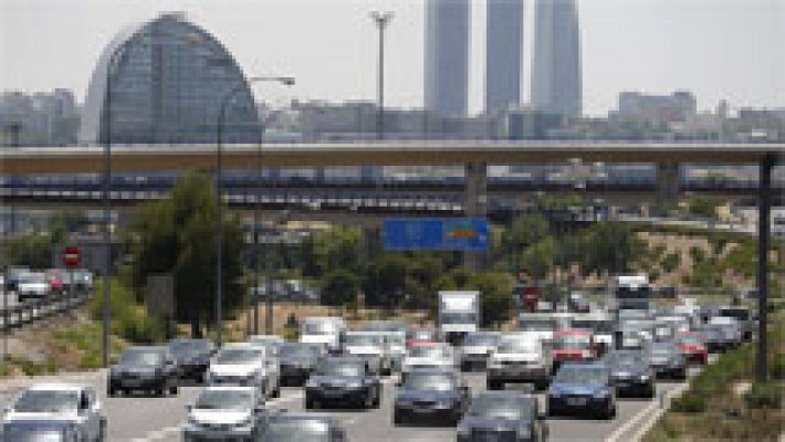 Telediario 1 - Sin víctimas y retenciones en Madrid y Barcelona en el inicio de la Operación salida