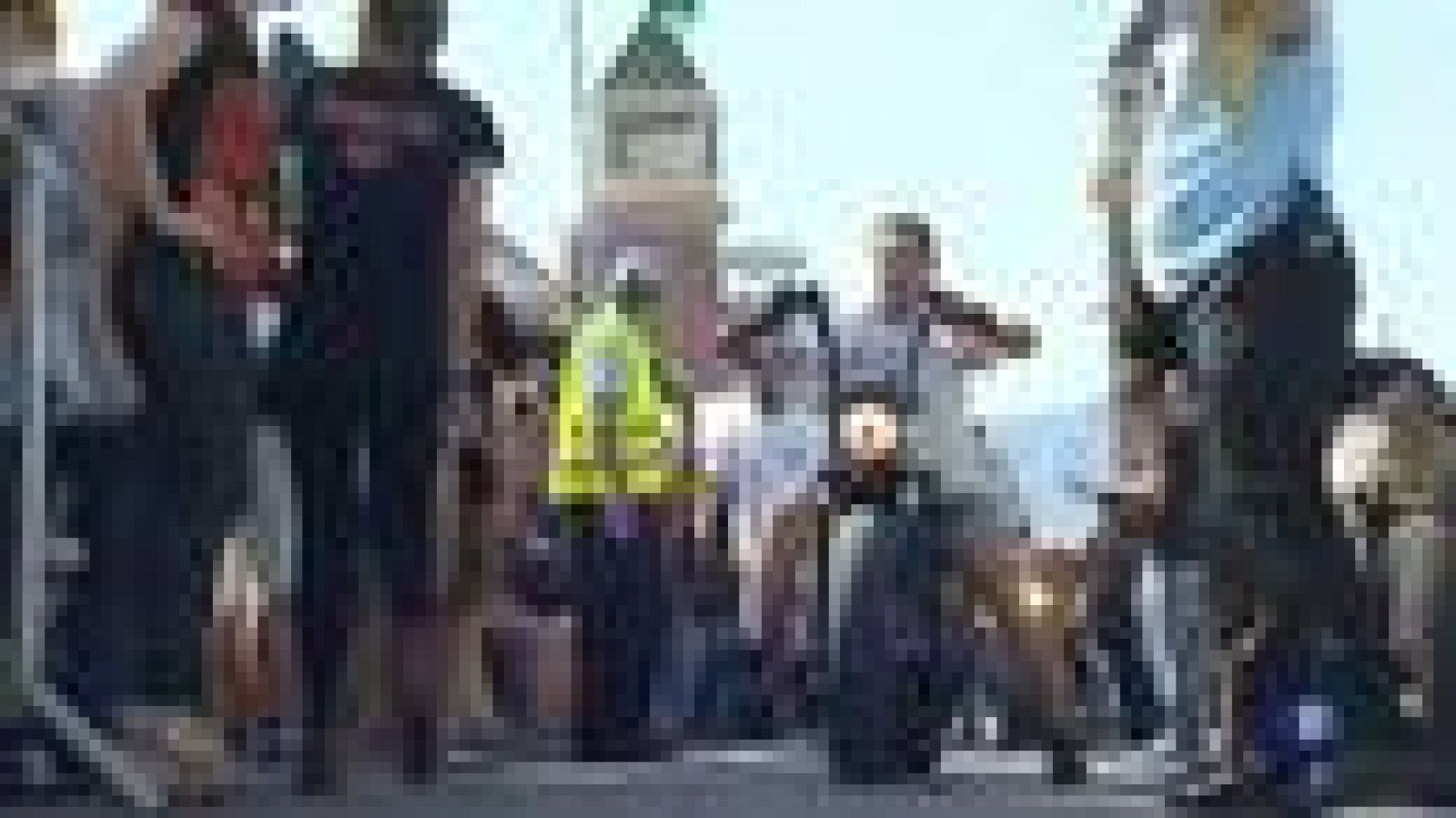 La desfilada de banderes 2015 de la "Barcelona Harley Days" | Veure