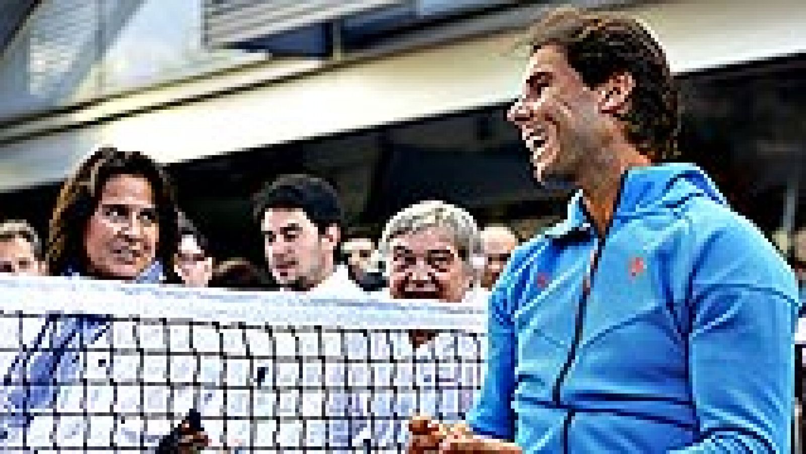 La extenista Conchita Martínez ha sido la elegida por la Real  Federación Española de Tenis (RFET) como nueva capitana de la Copa  Davis, después de la destitución el pasado viernes de Gala León, con  lo que la aragonesa se sentará en el banquillo de