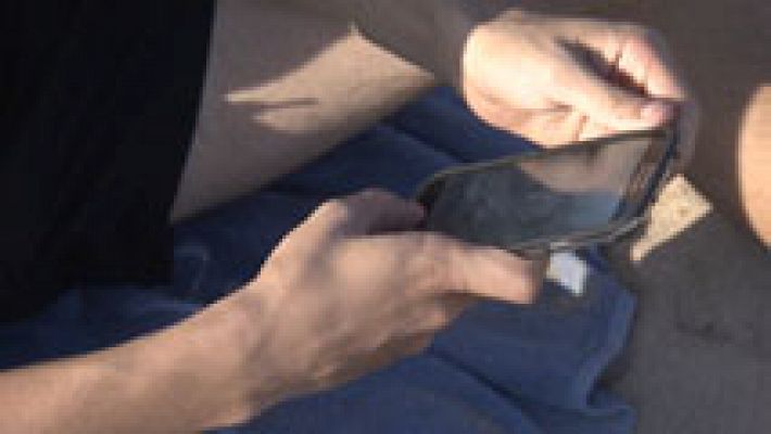 Telediario 1 - El calor también afecta a la 'piel' de nuestros móviles