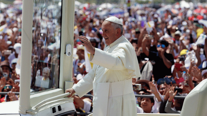 Telediario 1 - El papa celebra una misa multitudinaria en Guayaquil