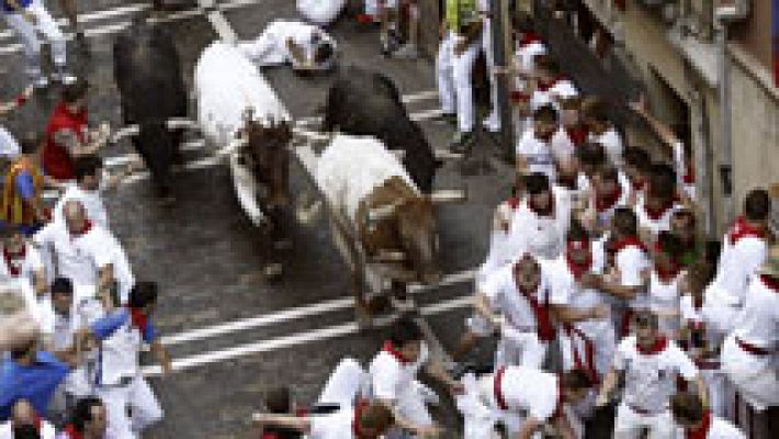 Primer encierro de San Fermín 2015 rápido y peligroso