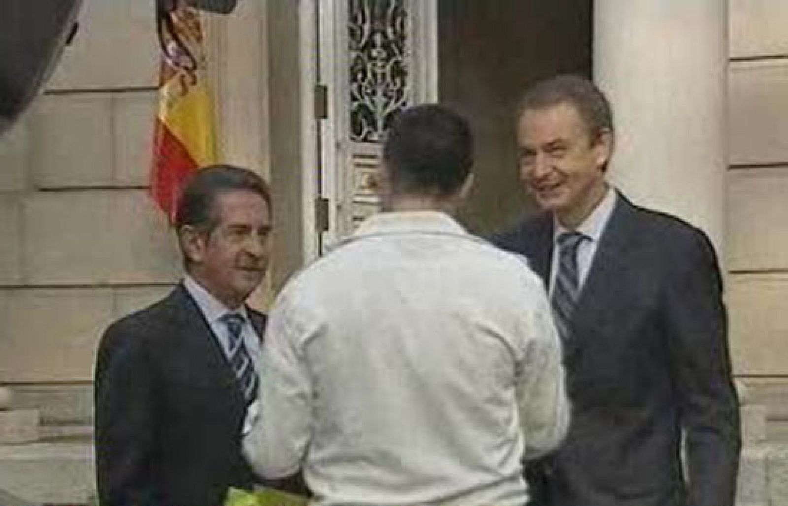 Zapatero ha recibido en la Moncloa al presidente de Cantabria, Miguel Angel Revilla | Ver