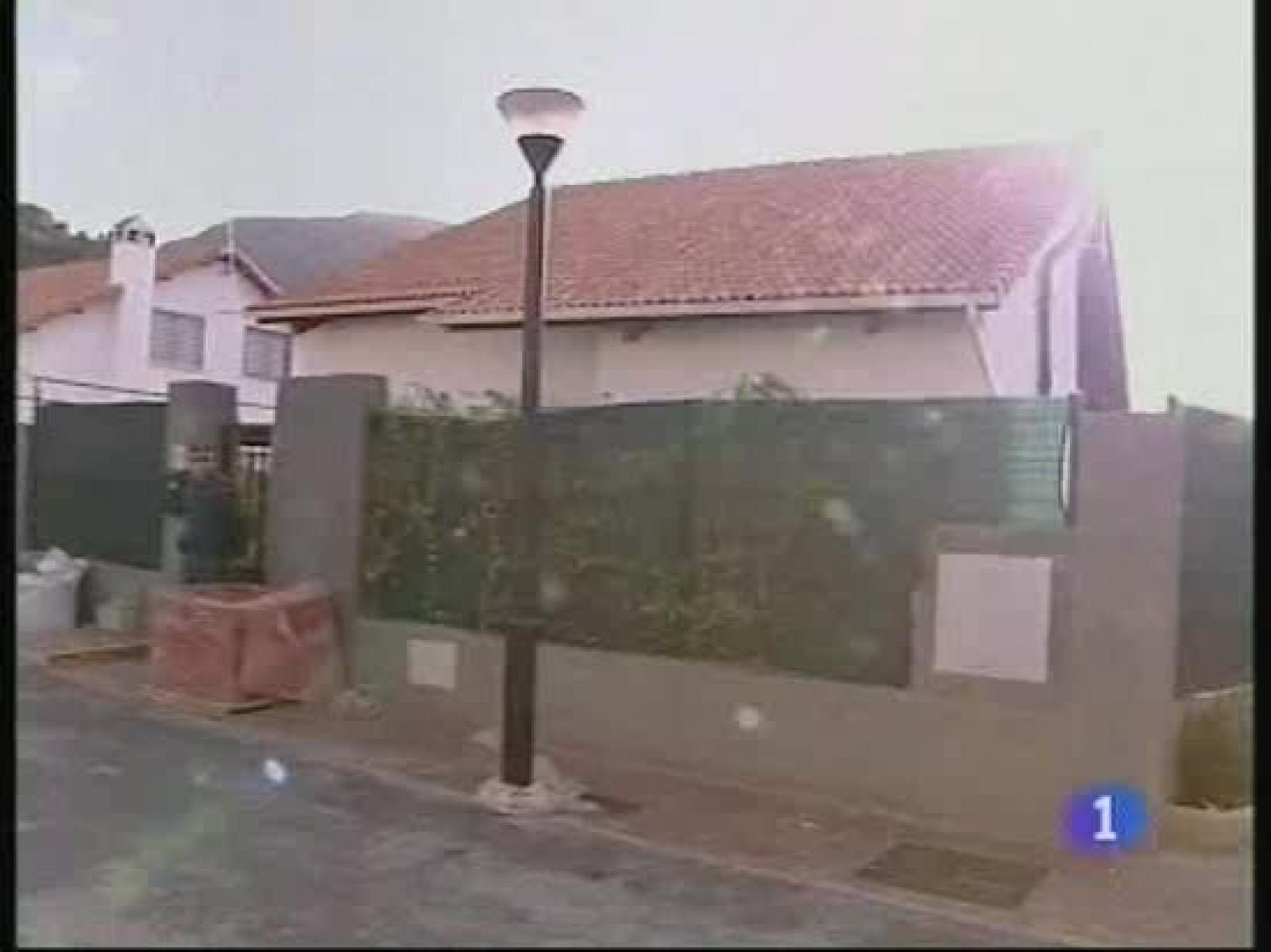 Detenido un hombre tras apuñalar a su hijo de 15 meses y a su esposa | Ver