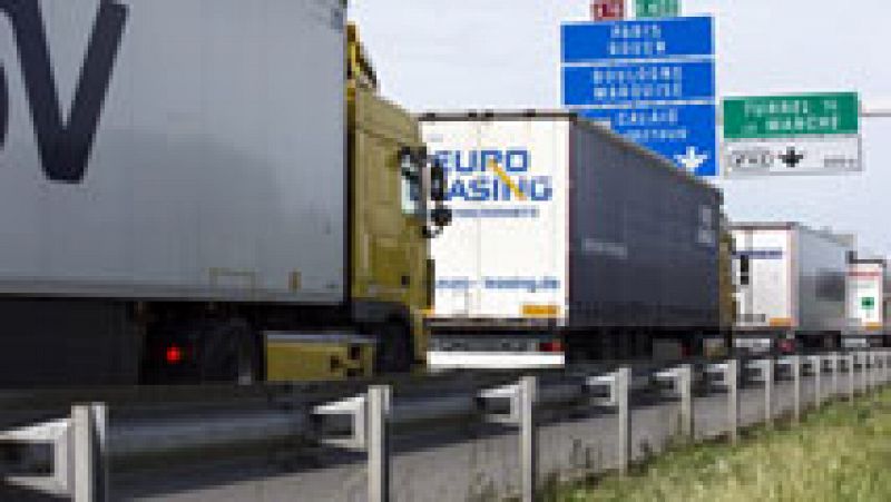 Entra en vigor el desvío voluntario de grandes camiones a autopistas de peaje para aliviar el tráfico