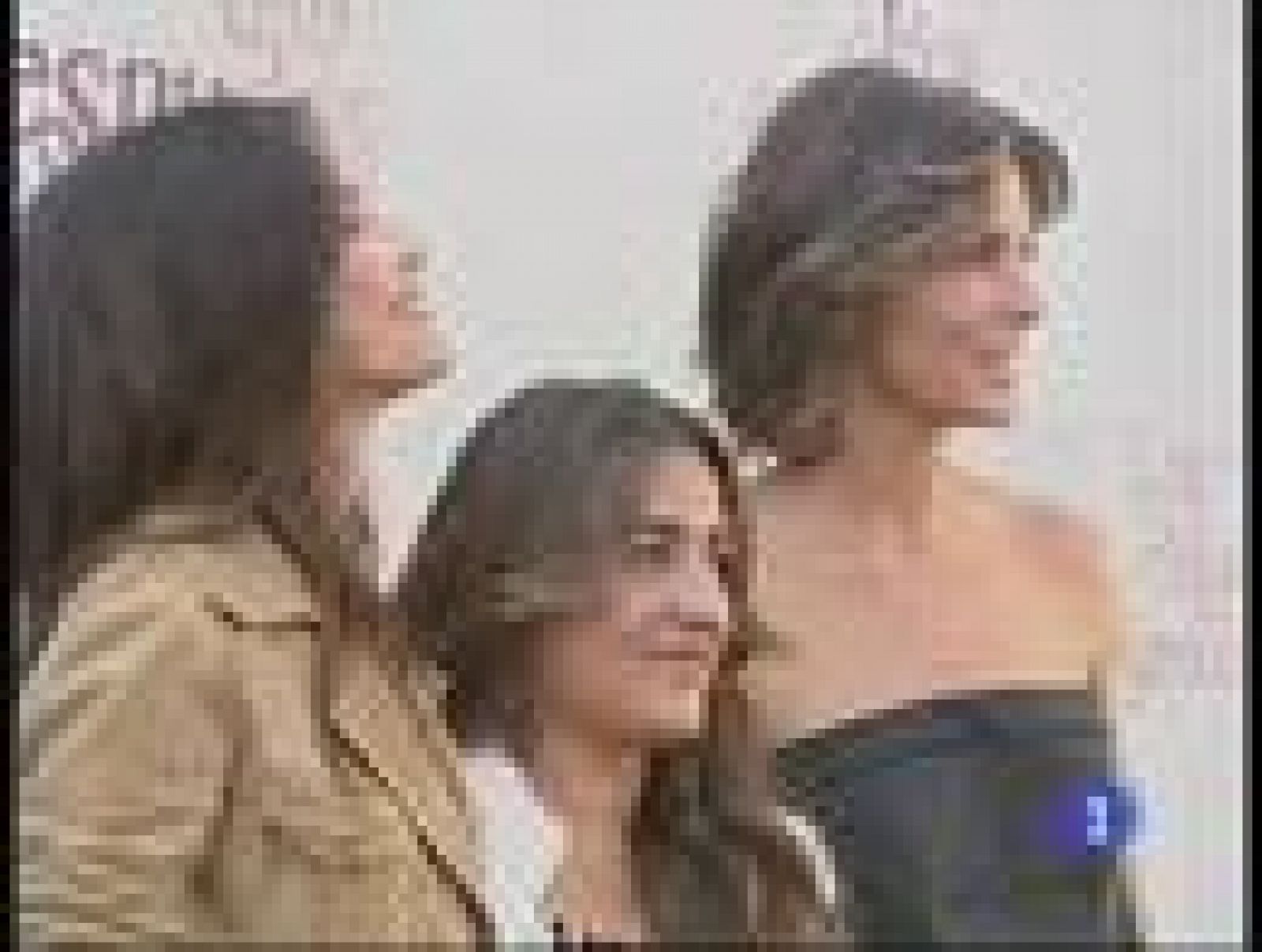 Mar Flores, Candela Peña y Goya Toledo protagonistas de   "Los años desnudos, clafisicada S" | Ver