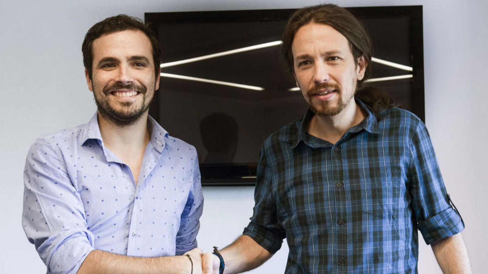 Pablo Iglesias ofrece a Garzón ir en su lista para las primarias de Podemos pero este lo rechaza