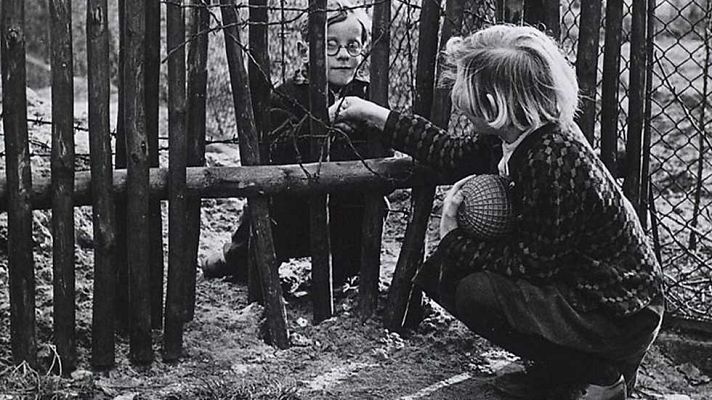 Documenta2 - Amor, odio y propaganda: La Guerra Fría.