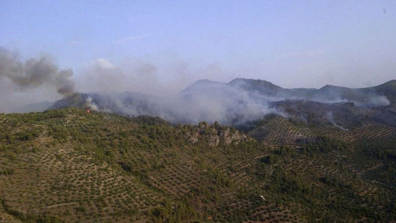 Los incendios de Jaén, Castellón y Granada continúan activos