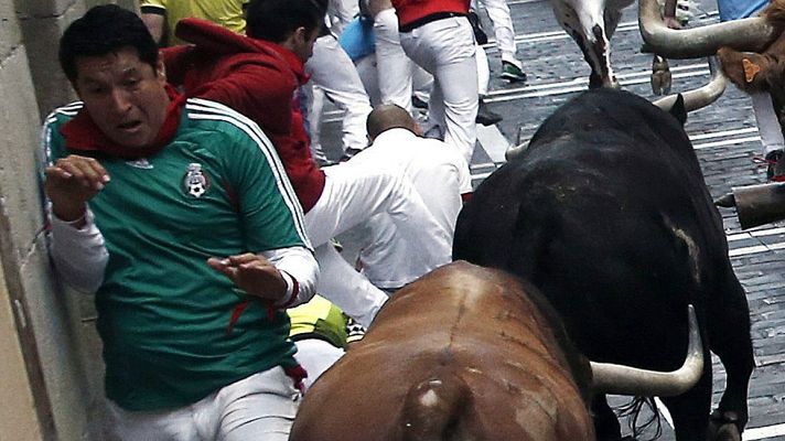 San Fermín - Tensión en Mercaderes en el cuarto encierro de San Fermín