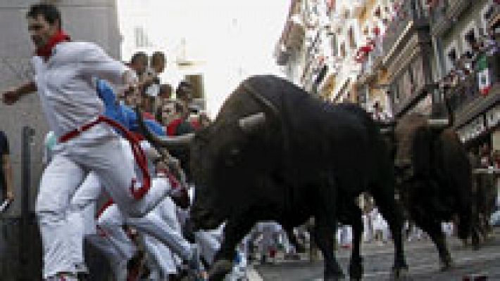 Telediario 1 - Lucimiento de los mozos en el cuarto encierro de San Fermín