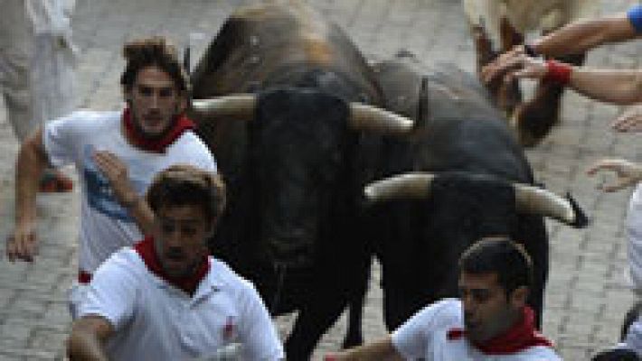 Los toros salen en el sexto encierro de San Fermín 2015