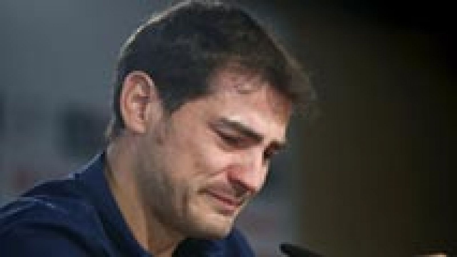Casillas se despide entre lágrimas del Madrid