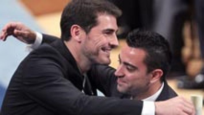 Telediario 1 - Casillas y Xavi, dos amigos y dos formas distintas de dejar su club