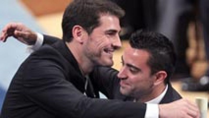 Casillas y Xavi, dos amigos y dos formas distintas de dejar su club