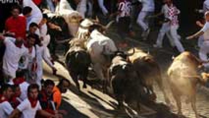 Dos corredores heridos por asta de toro en el 7º encierro