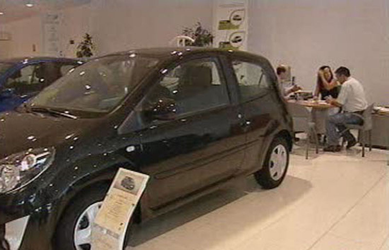 Las financieras que den créditos para la compra de coches podrán acogerse también al fondo del Gobierno | Ver