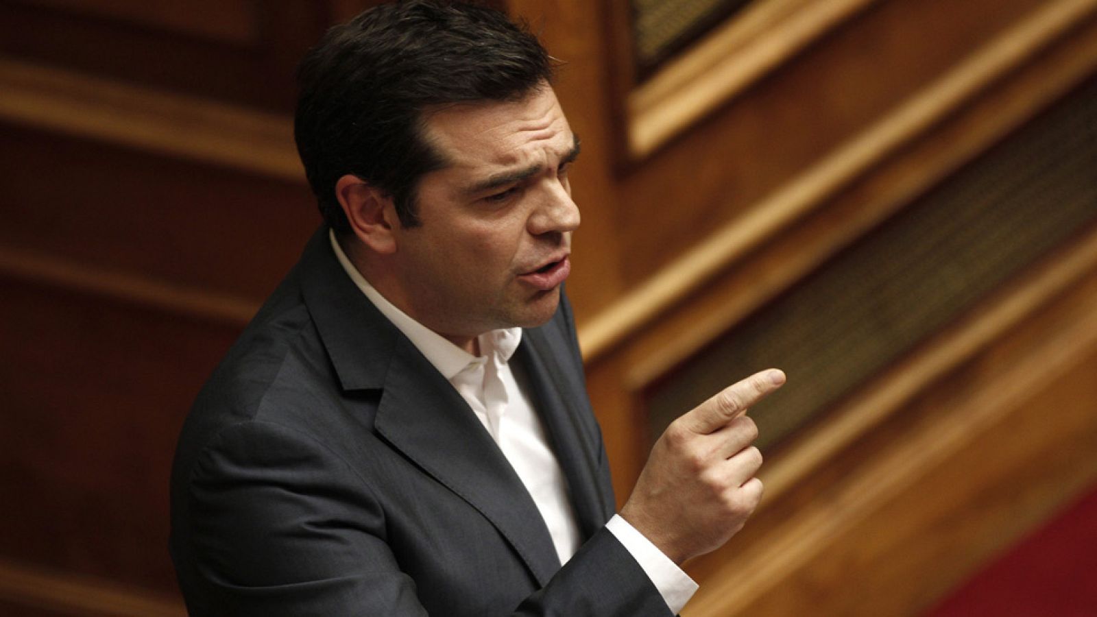 Tsipras remodela el Gobierno griego y prescinde de los críticos