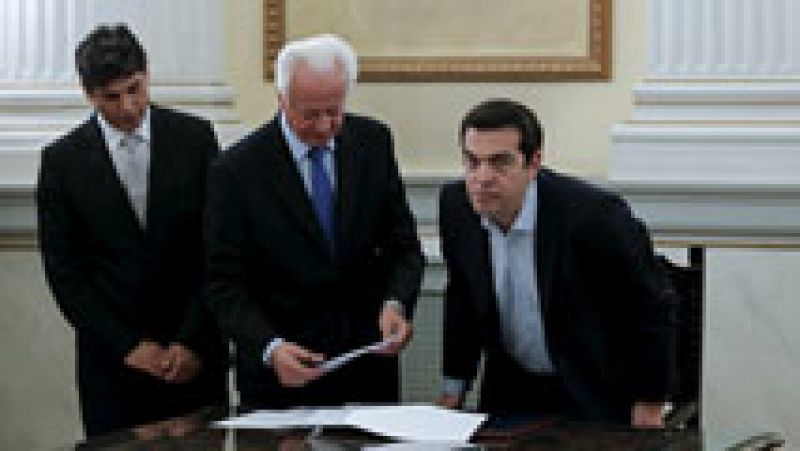 Los nuevos ministros griegos juran su cargo