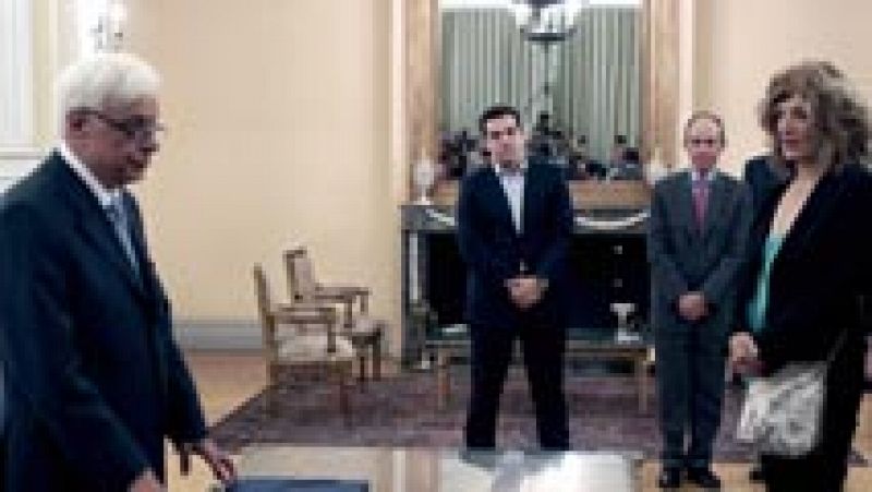 Los nuevos ministros de Tsipras juran sus cargos