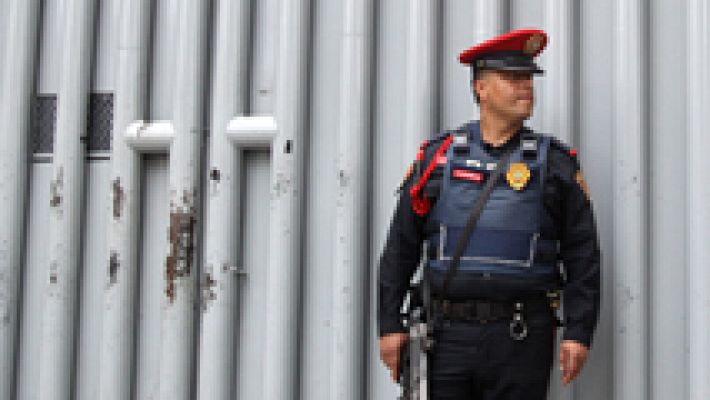 Telediario 1 - Detenidos siete funcionarios por la fuga de 'El Chapo'