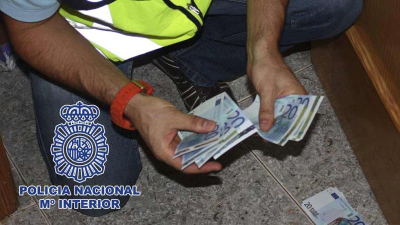 10 hombres detenidos presuntamente dedicados a la distribución de billetes falsos