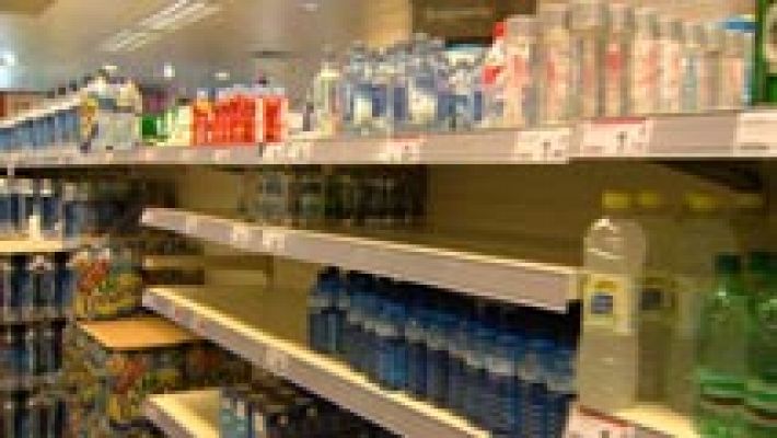 Telediario 1 - Sigue interrumpido el suministro de agua en cinco municipios