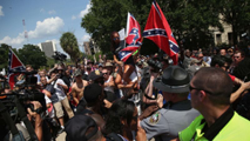 Manifestaciones en Carolina del Sur tras la retirada de la bandera confederada