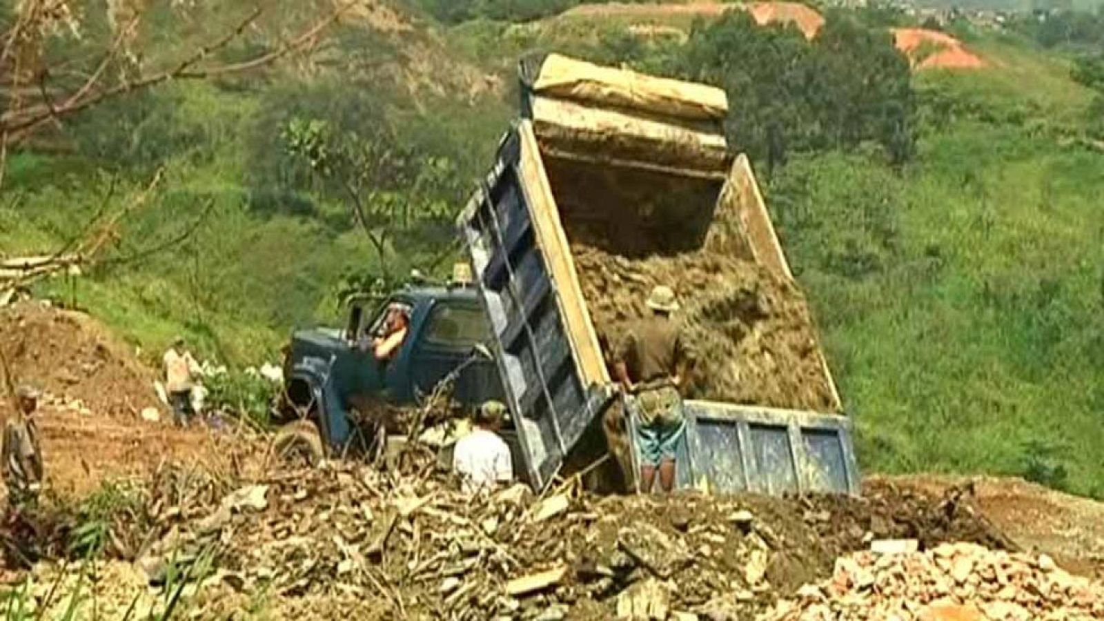 El gobierno colombiano ha autorizado desenterrar cerca de 300 cuerpos