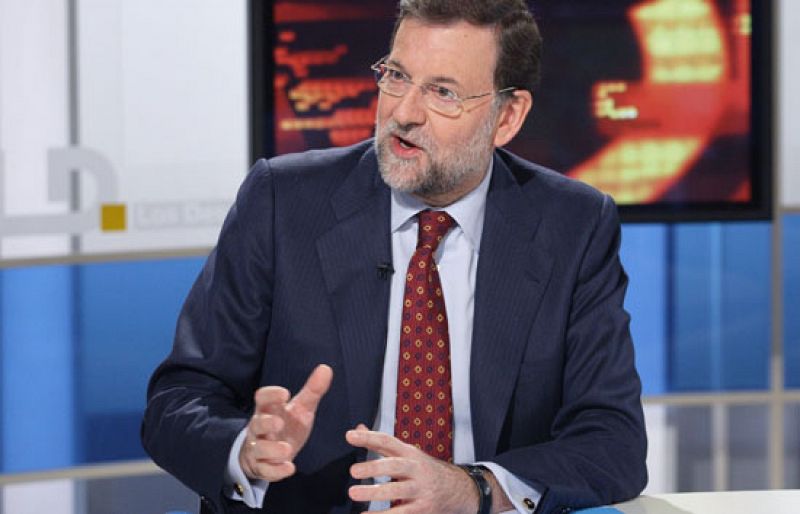 Rajoy cree que "España debe estar" en la cumbre sobre la crisis financiera mundial